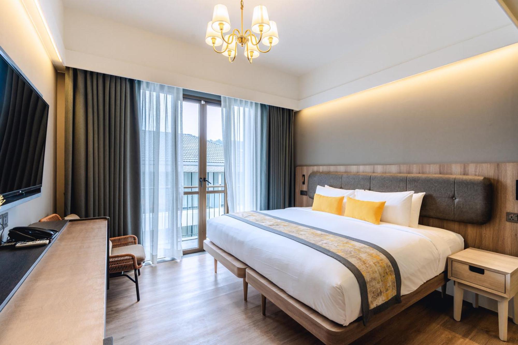 Bandalo Boutique Hotel - Patong Beach Road Екстериор снимка