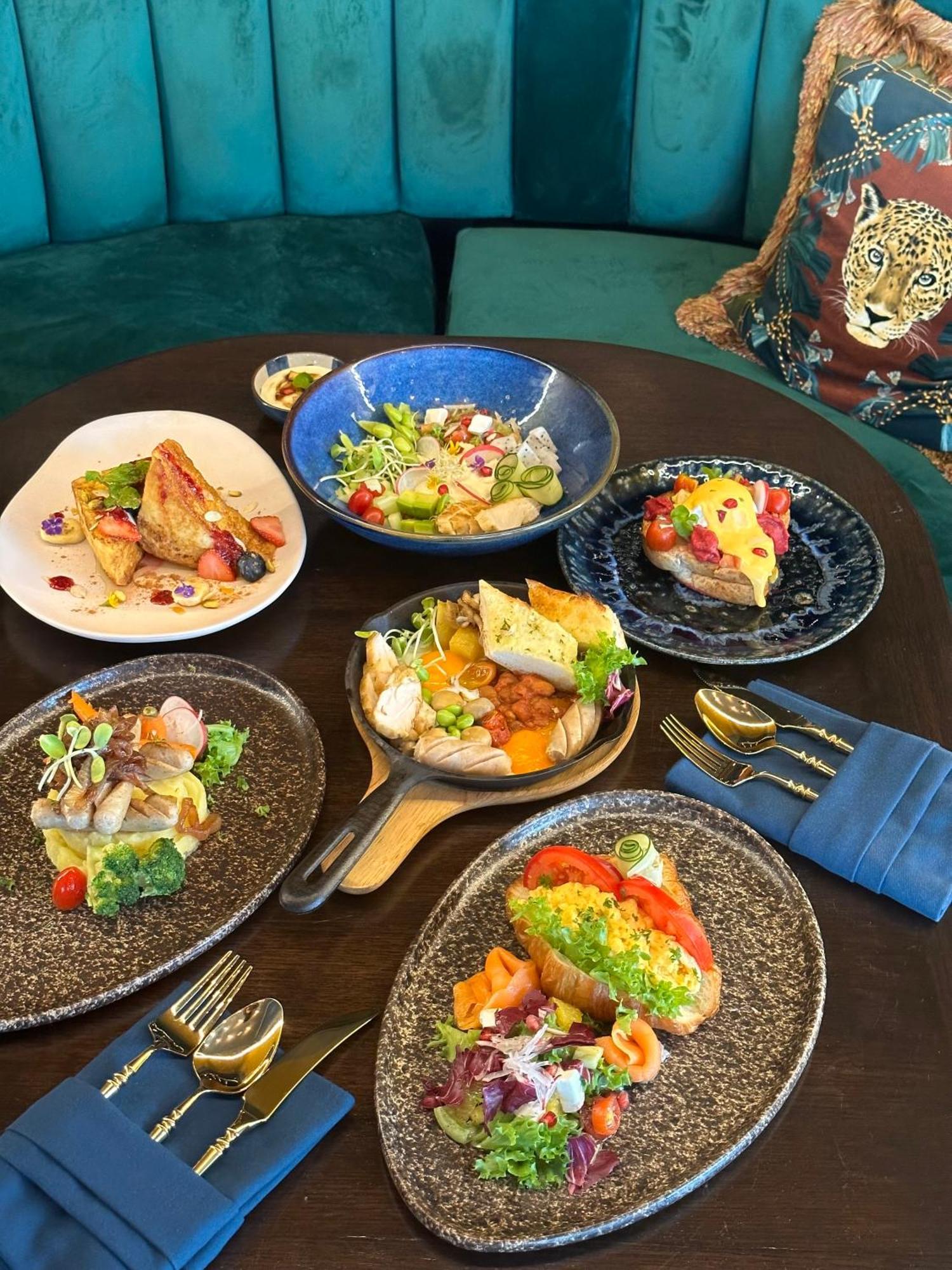 Bandalo Boutique Hotel - Patong Beach Road Екстериор снимка
